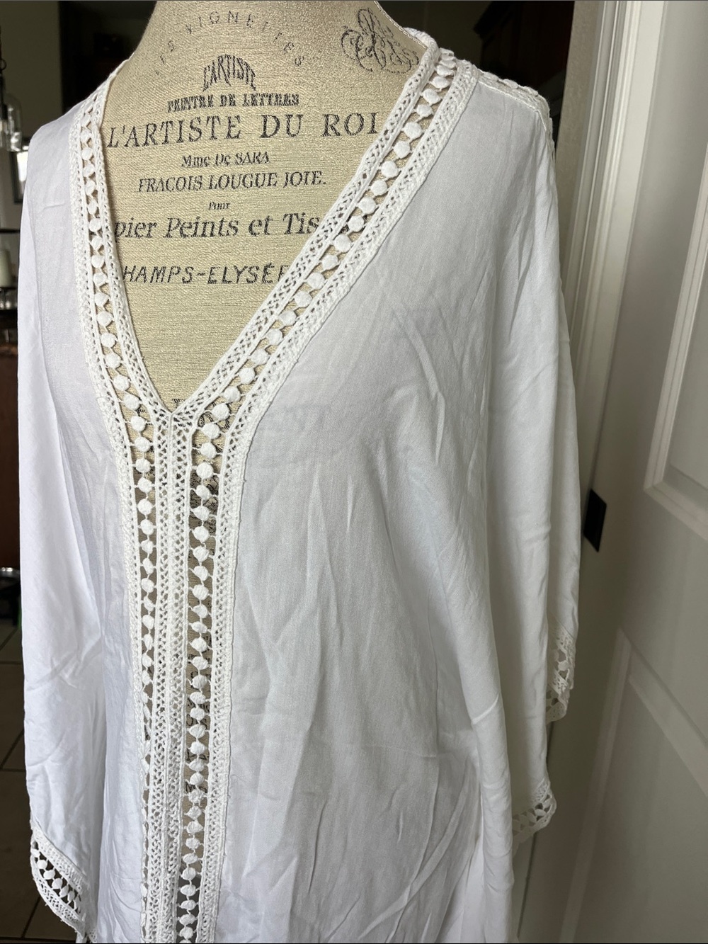 EUC Tommy Bahama white rayon and cotton lace trim swim cover-up medium - Picture 5 of 9